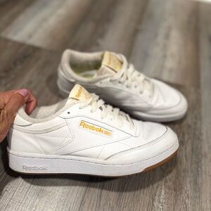 Reebok Classic White and yellow Sneakers